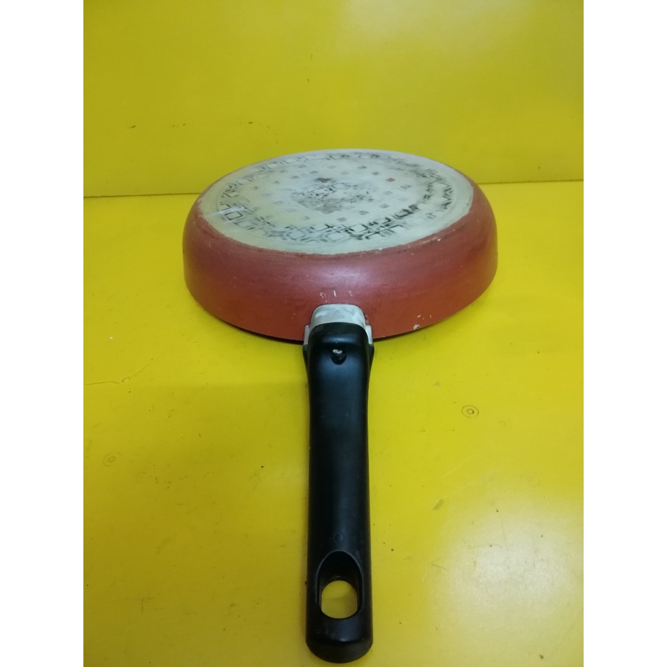 Chảo Tfal chống dính nội địa Nhật, size 27cm, cao 5cm (mã 842KT), Không dùng từ