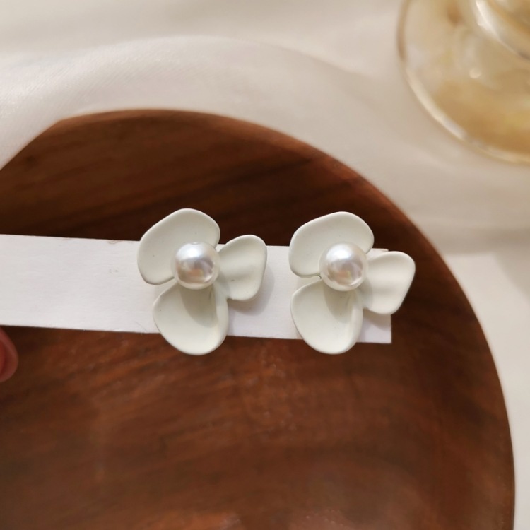 Khuyên tai kẹp không bấm lỗ chốt cố định K224 bằng hợp kim phủ màu hình bông hoa dáng ngắn Leous Accessories