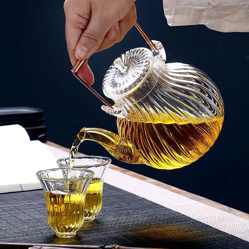 Ấm trà thủy tinh chịu nhiệt họa tiết Hoa Cúc 750ml