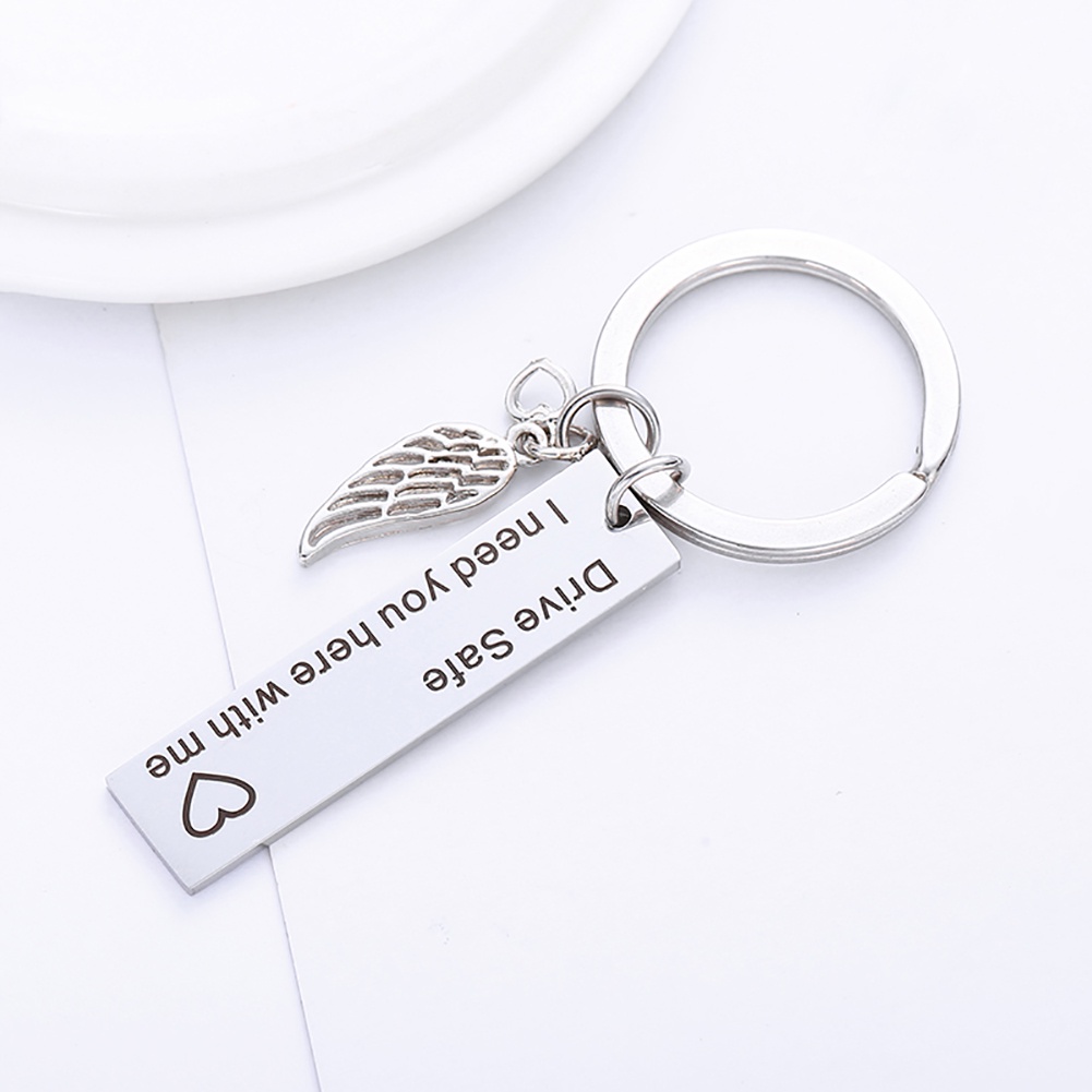 Móc Khóa Kim Loại Hình Đôi Cánh Khắc Chữ Độc Đáo