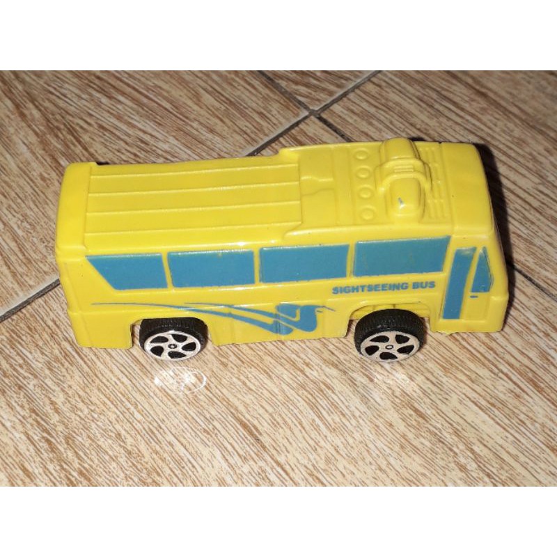 Một chiếc xe mô tô hoặc ô tô mini policee bằng nhựa chạy chớn rất đẹp