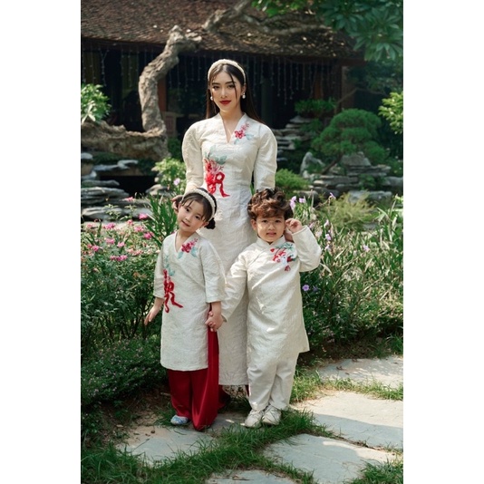 Áo dài gia đình gấm Ngân Châu màu trắng kem nhẹ nhàng áo dài thiết kế gia đình đủ bố mẹ bé trai bé gái mặc lễ tết 2023