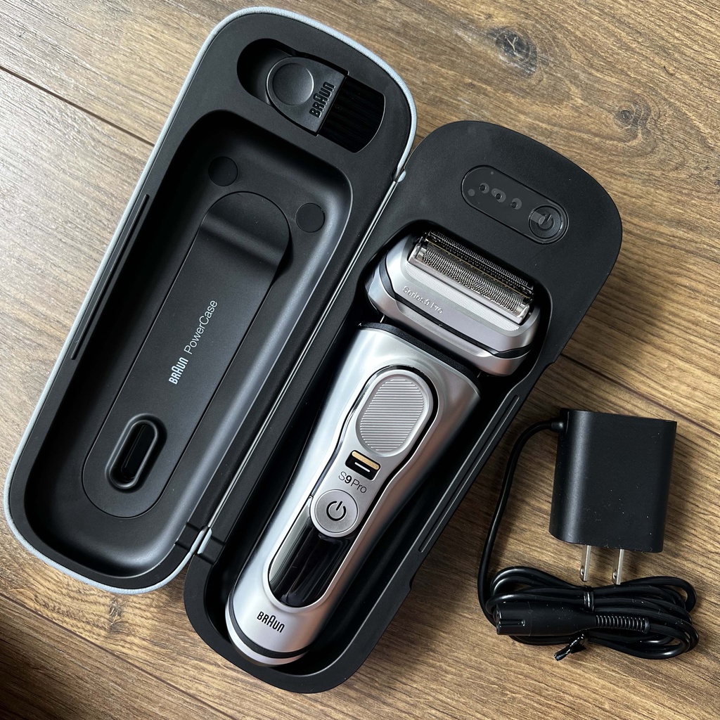Máy cạo râu Braun 9 Pro + Hộp sạc du lịch