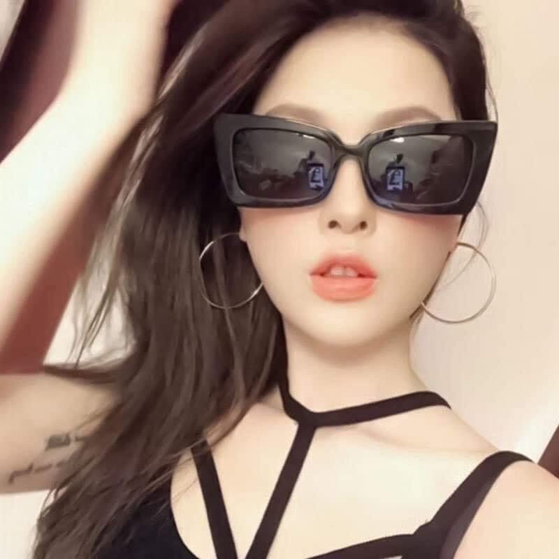 Kính mắt mèo gọng vuông thời trang