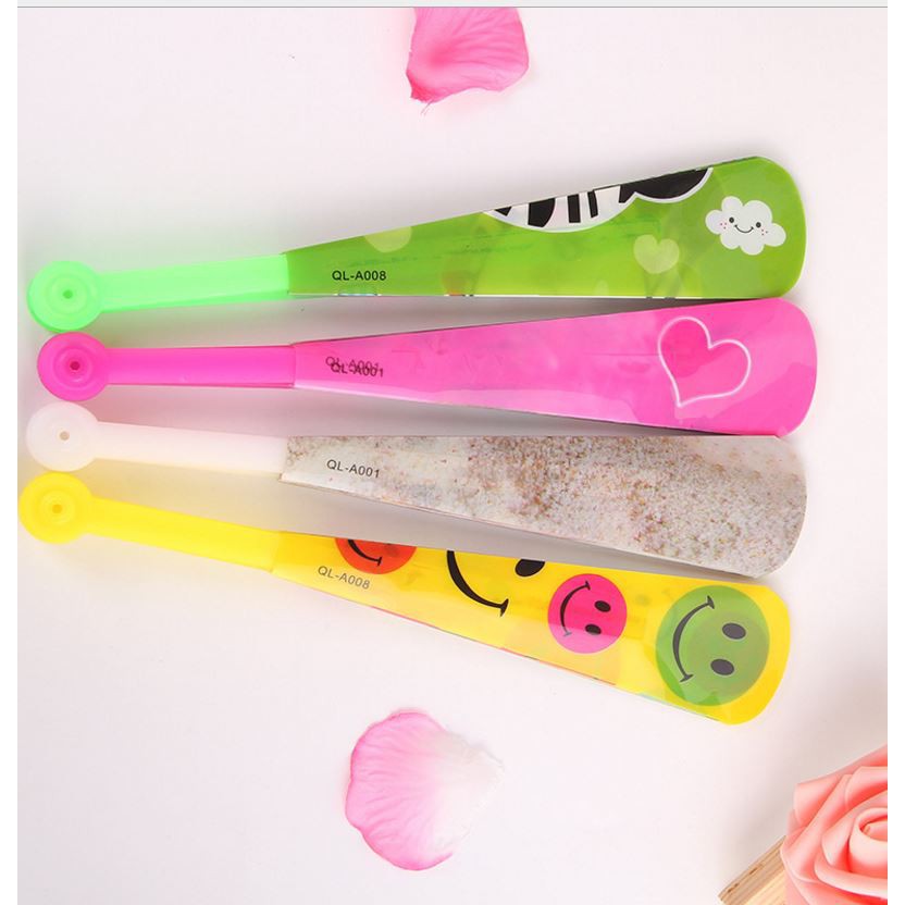 Quạt nhựa xếp size lớn (Giao ngẫu nhiên) | BigBuy360 - bigbuy360.vn