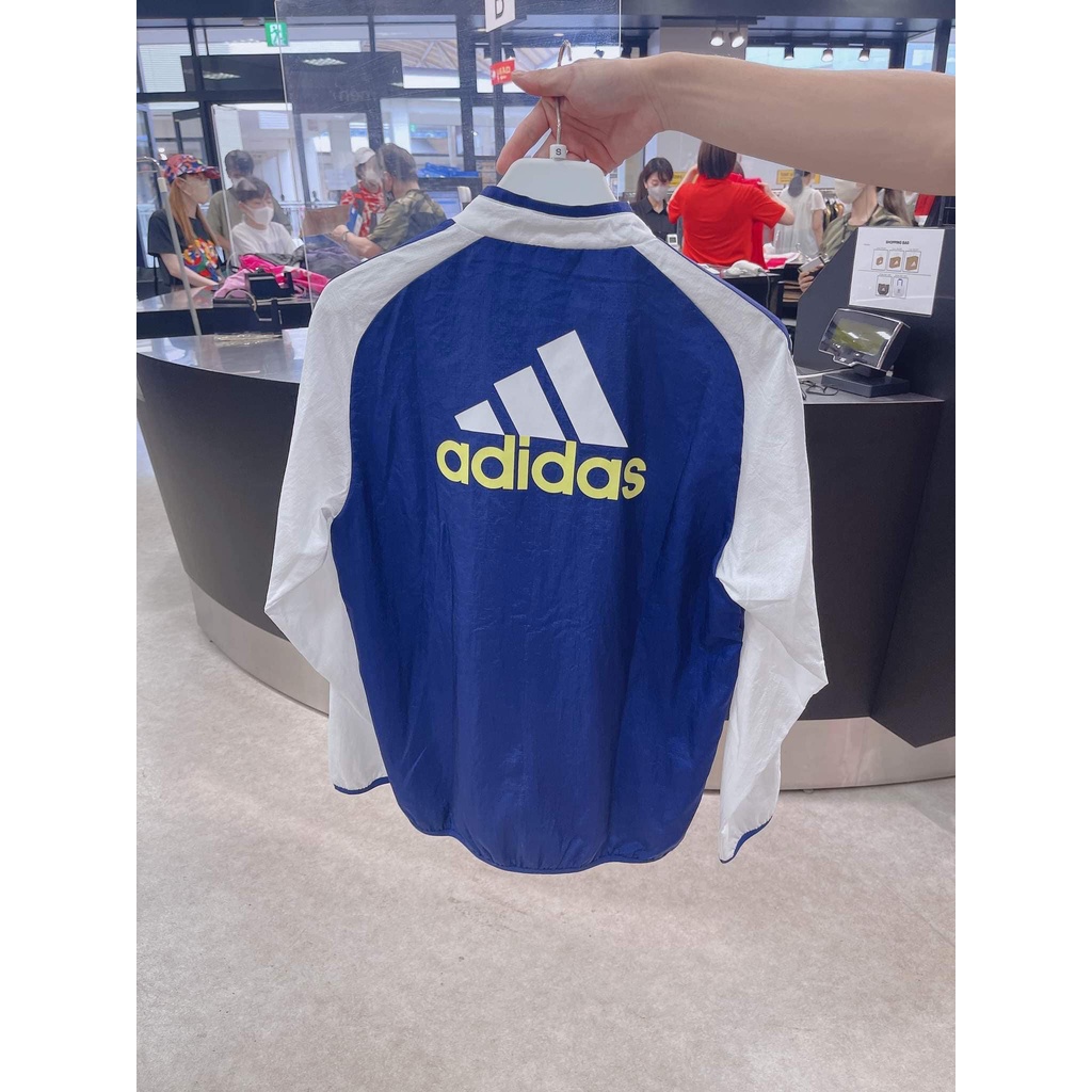 Áo Khoác Gió Adidas JUVENTUS ICONS WOVEN JACKET GR2900 sẵn size S M L XL fom á to ngang 1 chút