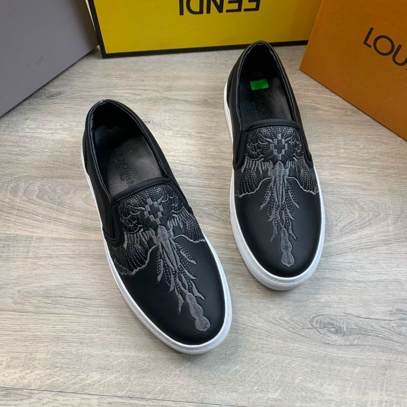 Giày nam slip on thêu hoạ tiết cao cấp