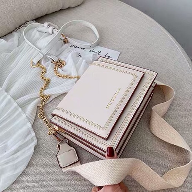 Túi xách dáng hộp