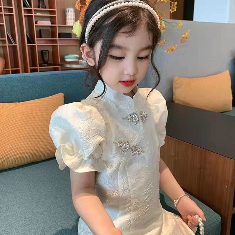 Đầm Sườn Xám Ngắn Tay Phối Hạt Ngọc Trai Xinh Xắn Theo Phong Cách Mùa Hè Dành Cho Bé Gái