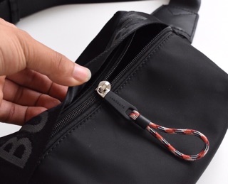 Túi đeo chéo + bao tử Burberry