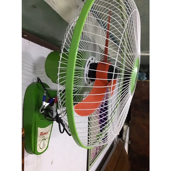 Quạt treo tường kẹp bình ắc quy 12V