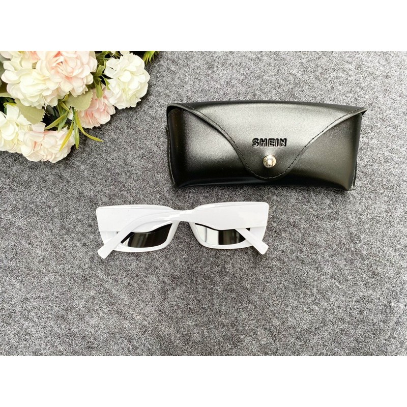 Kính râm mát Shein sang sịn mịn ạ, Có Mail mua hàng tại web của hãng.