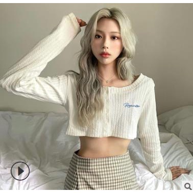  Áo croptop dệt kim tay dài thêu chữ phối nút thời trang cho nữ | BigBuy360 - bigbuy360.vn