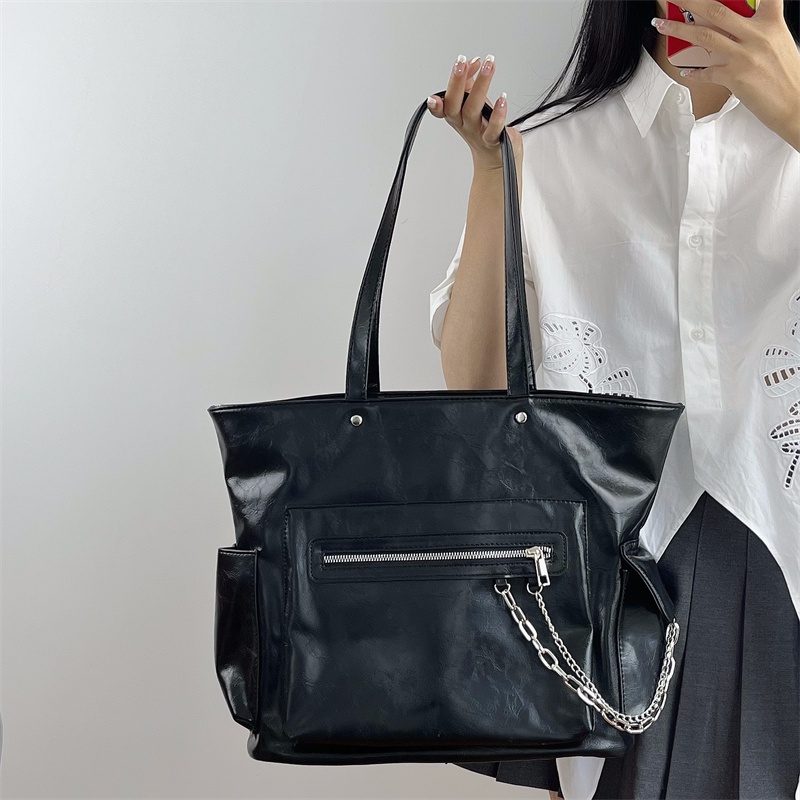 Túi Xách Da Sáp Dầu Cỡ Lớn Phối Dây Xích Đeo Vai Thời Trang 2022 Cho Nữ