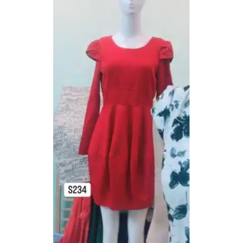 Đầm công sở màu đỏ tươi dài tay. S234
