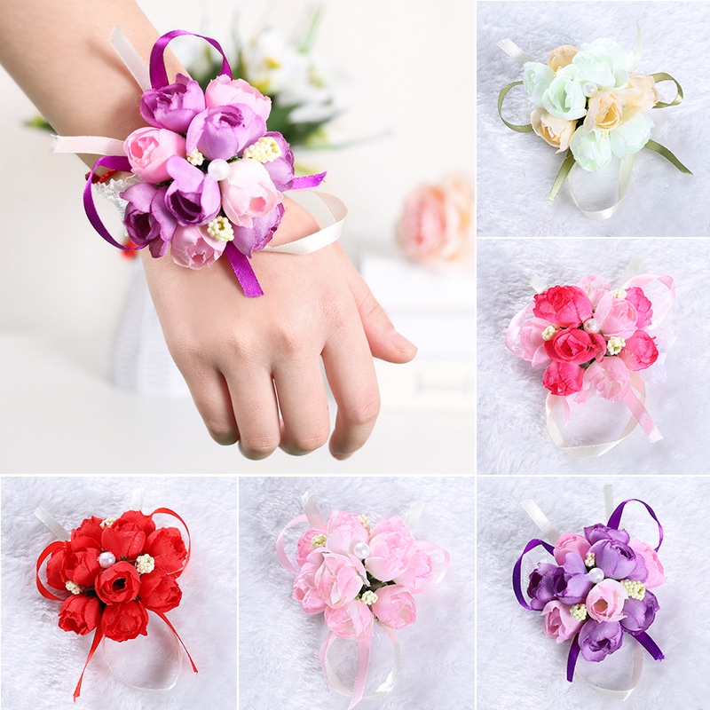 Hoa Giả Đeo Cổ Tay Cho Cô Dâu
