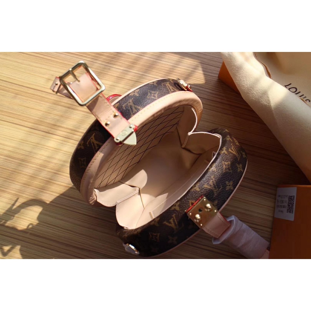 Túi LV trống tròn