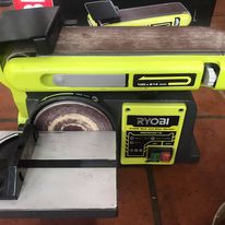 Máy chà nhám băng Ryobi