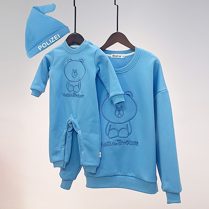 Áo Sweater Gia Đình Familylove - Mẫu Áo Sweater Family Họa Tiết Gấu Brown Hello Brown Poliziechất Nỉ Da Cá Cotton 100%
