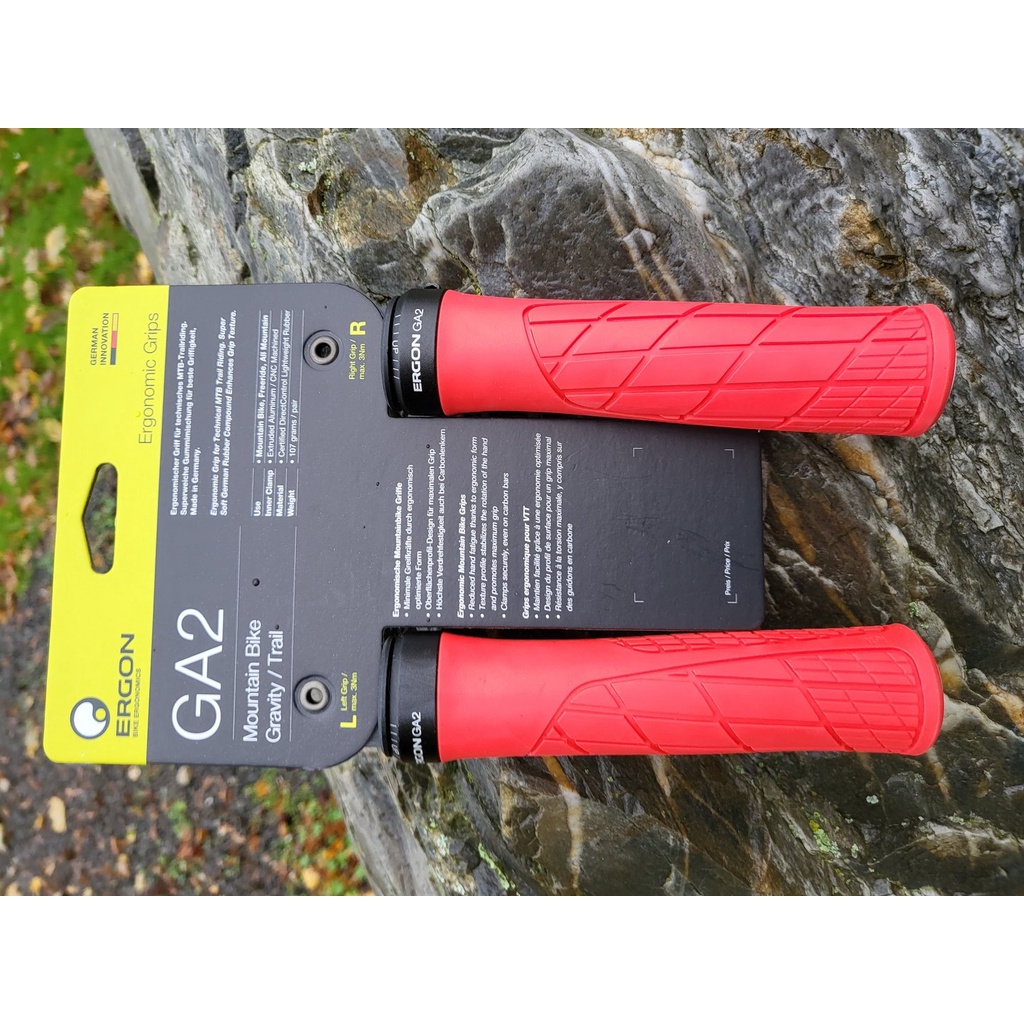 Tay Nắm Ergon GA2 Grips Chất Liệu Cao Su Siêu Mềm Kiểu Dáng Cơ Bản 30x136 Mm 6 Màu Rực Rỡ Dành Cho Xe MTB/XC