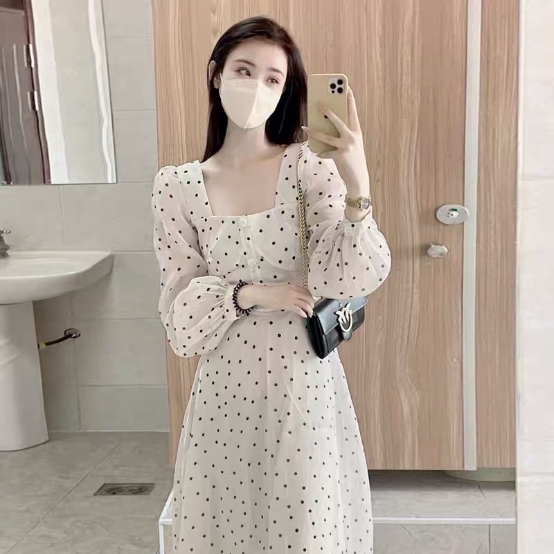 Váy Cổ Vuông Chấm Bi
