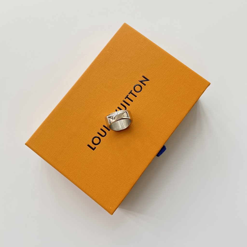 Nhẫn LouisVuitton Silver Edge monogram FW21