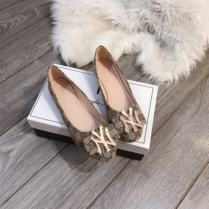 Giày bệt gắn chữ NY hot trend 2019 2 màu nâu và đen | BigBuy360 - bigbuy360.vn