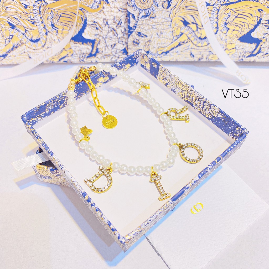 Set vòng cổ - vòng tay - bông tai ngọc trai giả kèm chữ D-I- O-R thanh lịch thời trang dành cho nữ