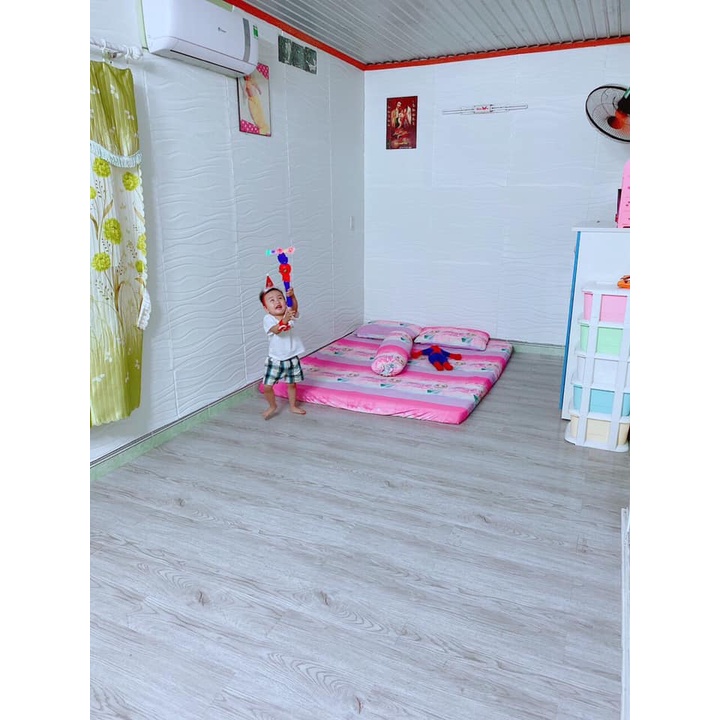 Sàn Nhựa Vân Gỗ Sẵn Keo Màu Trắng Xám Sang Chảnh , Sẵn Keo Bóc Dán
