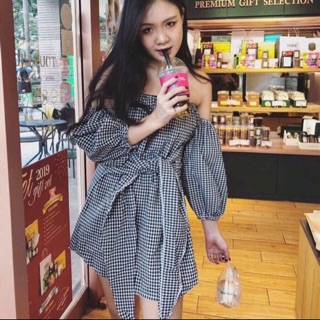 Đầm trễ vai caro cột nơ có ảnh thật