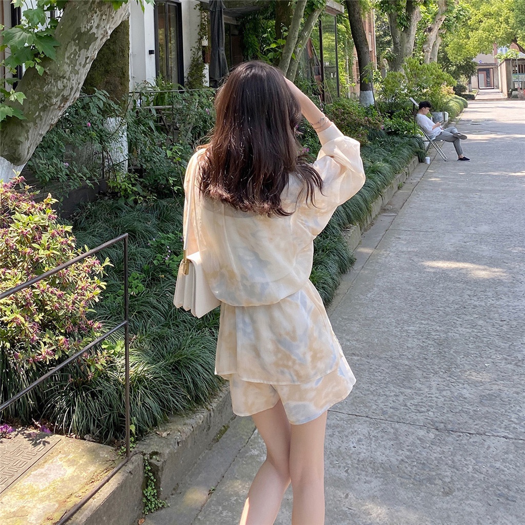 Set Đồ Mùa Hè 2 Món Gồm Áo Voan Tay Dài Chống Nắng Màu Nhuộm Dáng Rộng + Quần ngắn ống rộng Cho Nữ