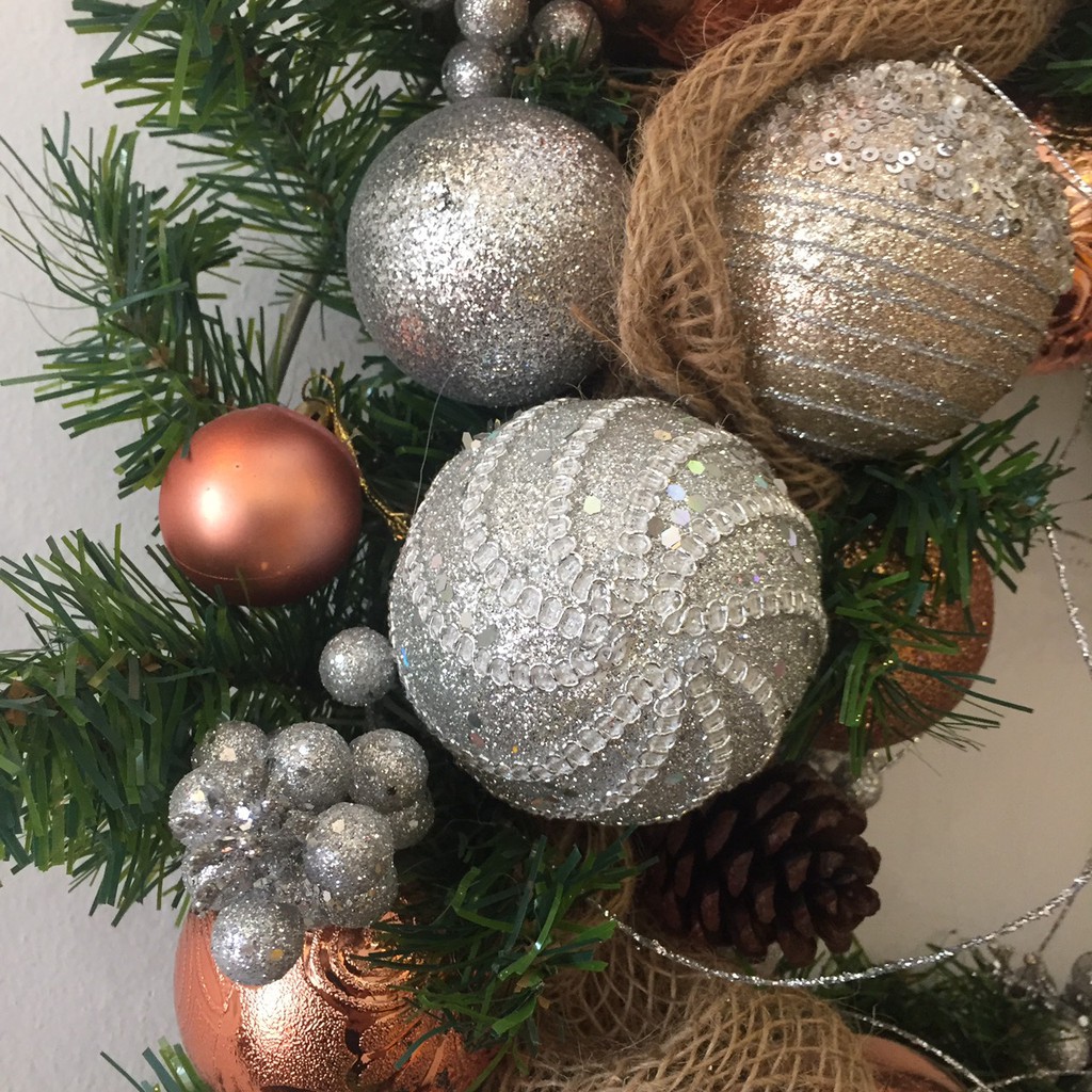 Vòng Nguyệt Quế Trang Trí Giáng sinh Noel đường kính 55cm Tông Vàng Trắng