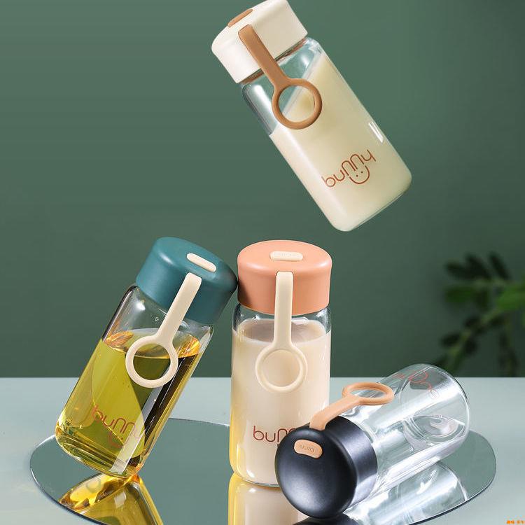 Bình Nước Thủy Tinh Mini Kèm Dây Đeo Họa Tiết Dễ Thương Cho Nữ
