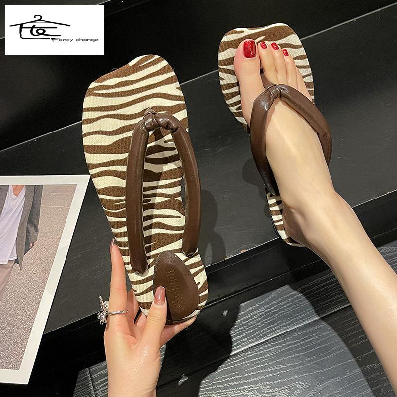 Dép Kẹp Chống Trượt Phong Cách Hàn Quốc Thời Trang Mùa Hè Hàng Mới 2022 Dành Cho Bạn Nữ Mặc Đi Biển