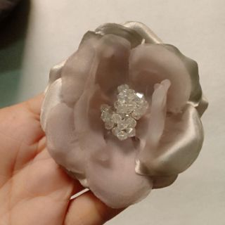Hoa von nhụy pha lê