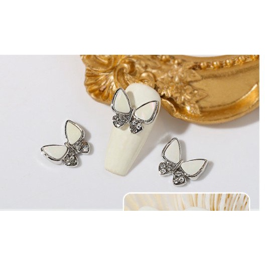 charm trang trí naikl