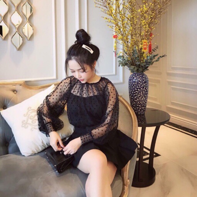 Áo chấm bi tay bồng tiểu thư