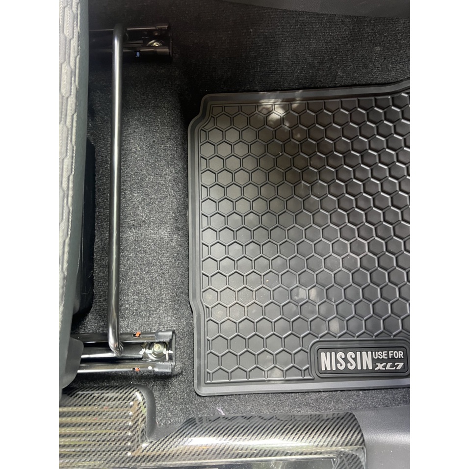 Thảm lót sàn cao su đúc xe Suzuki XL7/ XL-7 mẫu 3 hàng ghế, hàng không mùi cao cấp - Nissin tổ ong