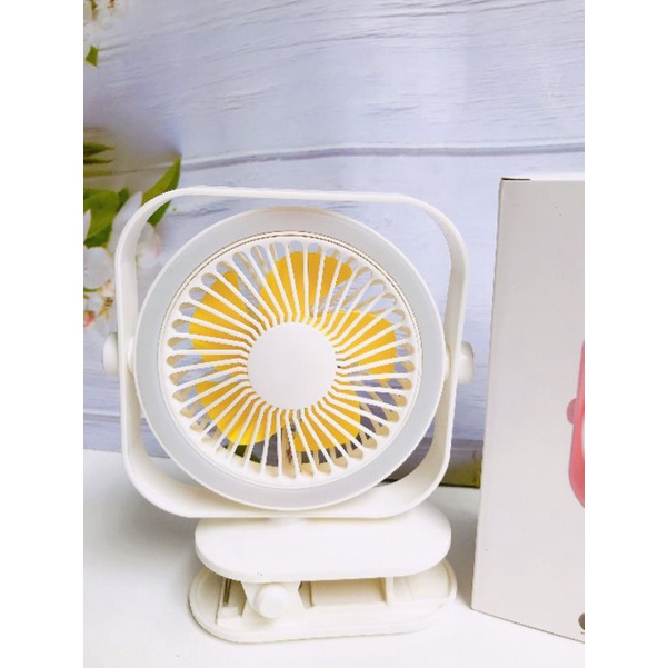 Quạt Mini Tích Điện Kẹp Xe Đẩy, Nôi, Bàn, Ghế Hình Vuông Cực Mát