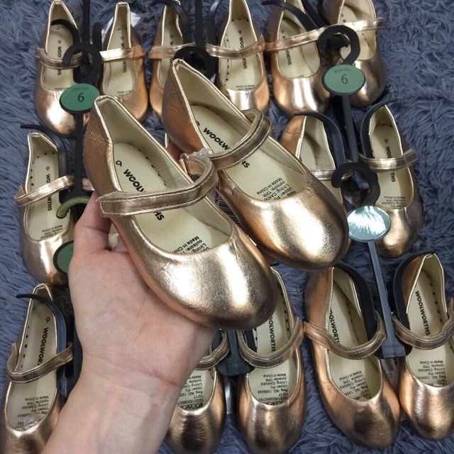 Giầy nhũ vàng Woolworth