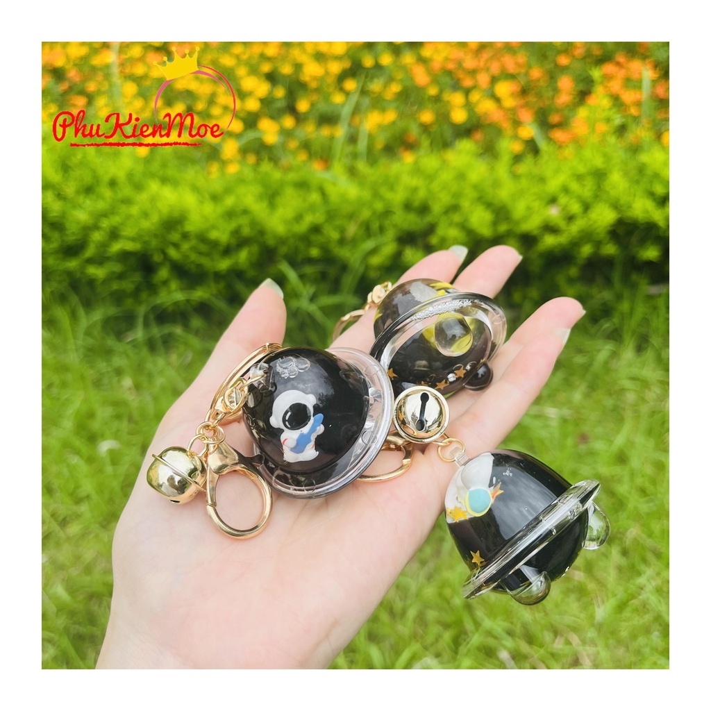 Móc chìa khóa phi hành gia chứa nước màu đen hottrend, hàng loại 1