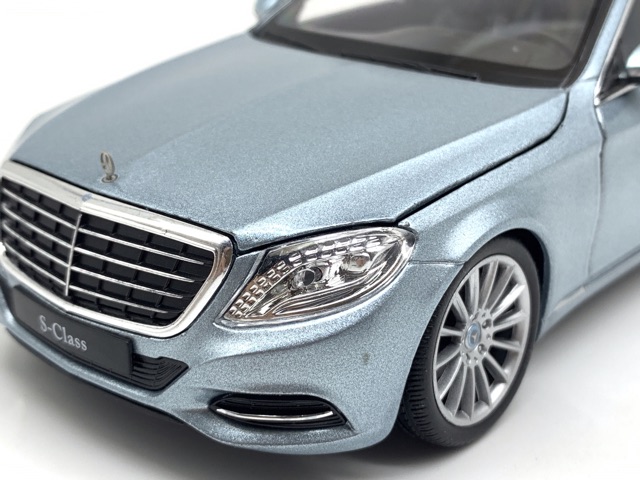 Xe Mô Hinh Mercedes-Benz S-Class 1:24 Welly ( Xanh Bạc )