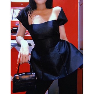 Áp Peplum Tay Áo Mặc Được Hai kiểu Dáng Sang Trọng