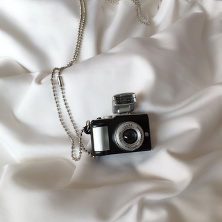 Vòng cổ mặt camera có đèn flash và âm thanh