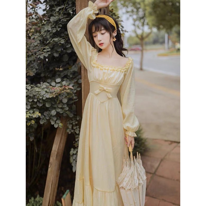 Váy vàng tiểu thư