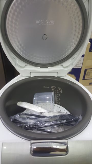 NỒI CƠM ĐIỆN TỬ TOSHIBA RC-18NMFVN( WT) MỚI 100% | BigBuy360 - bigbuy360.vn