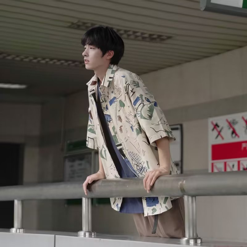 Áo Sơ Mi Mùa Hè Dáng Rộng Tay Ngắn In Hoạ Tiết Graffiti Thời Trang Mùa Hè Mới 2022 Cho Nam