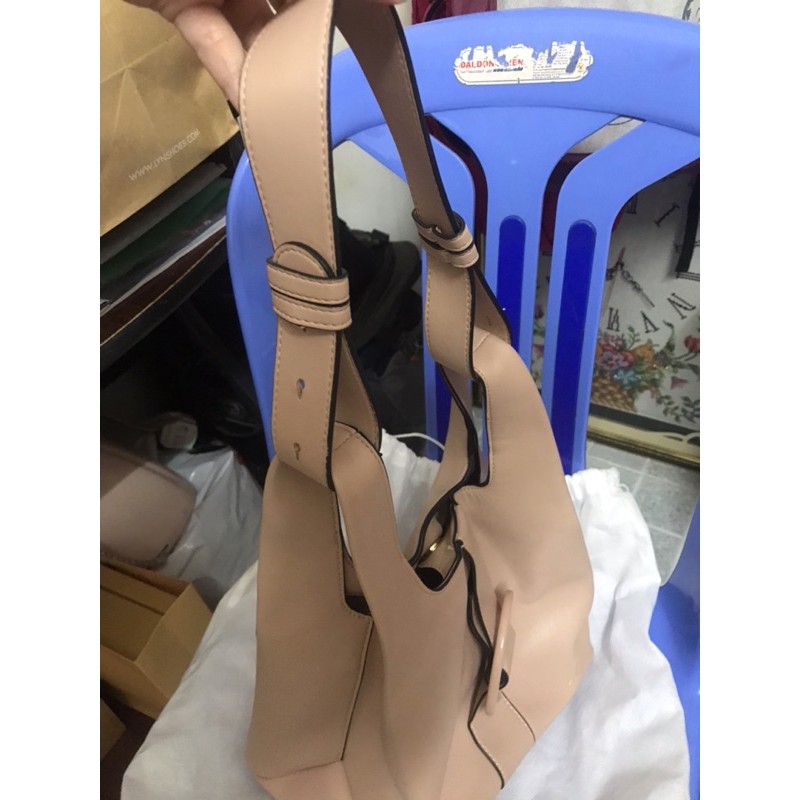 Thanh lý túi xách tay màu hồng da Lynn