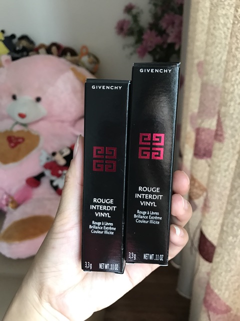 Son dưỡng vỏ đen Givenchy Rouge Interdit Vinyl 