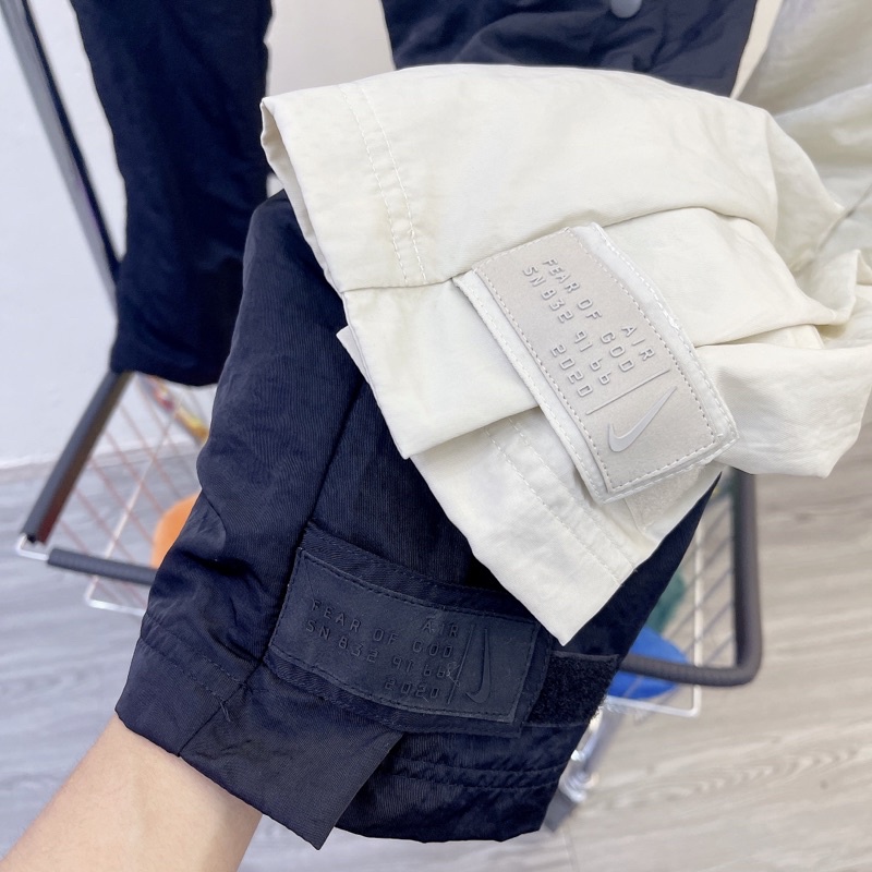 ⚡️ - Quần FEAR OF GOD x N!ke Nylon Warm Up Pants Off Noir/String, Quần Snap FOG NBA